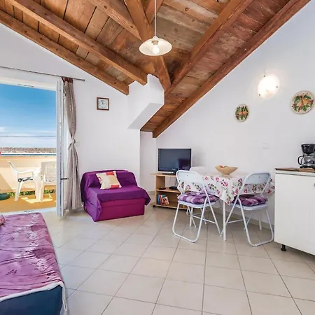 In Rab With Kitchen Barbat na Rabu