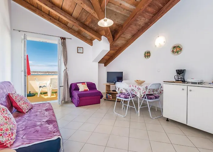 In Rab With Kitchen Barbat na Rabu