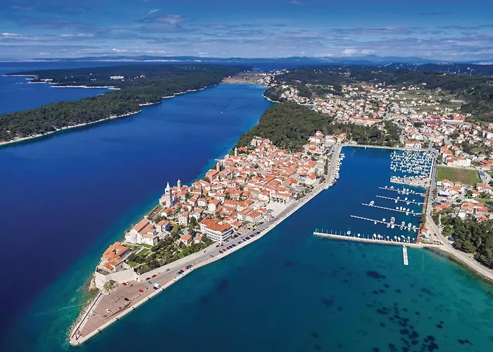 In Rab With Kitchen Apartment *