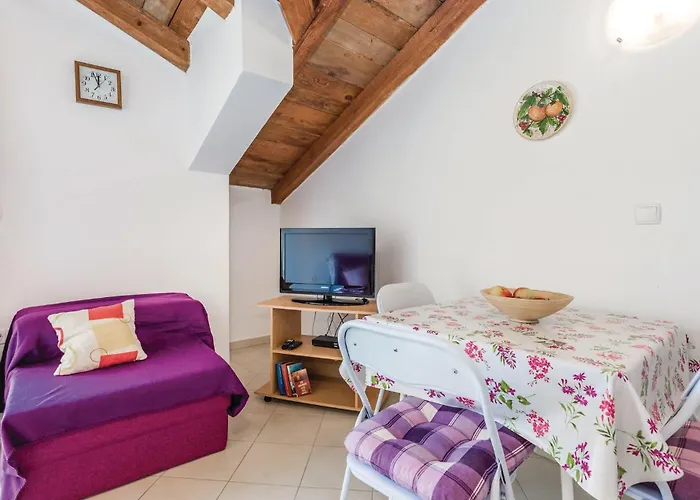 In Rab With Kitchen Barbat na Rabu